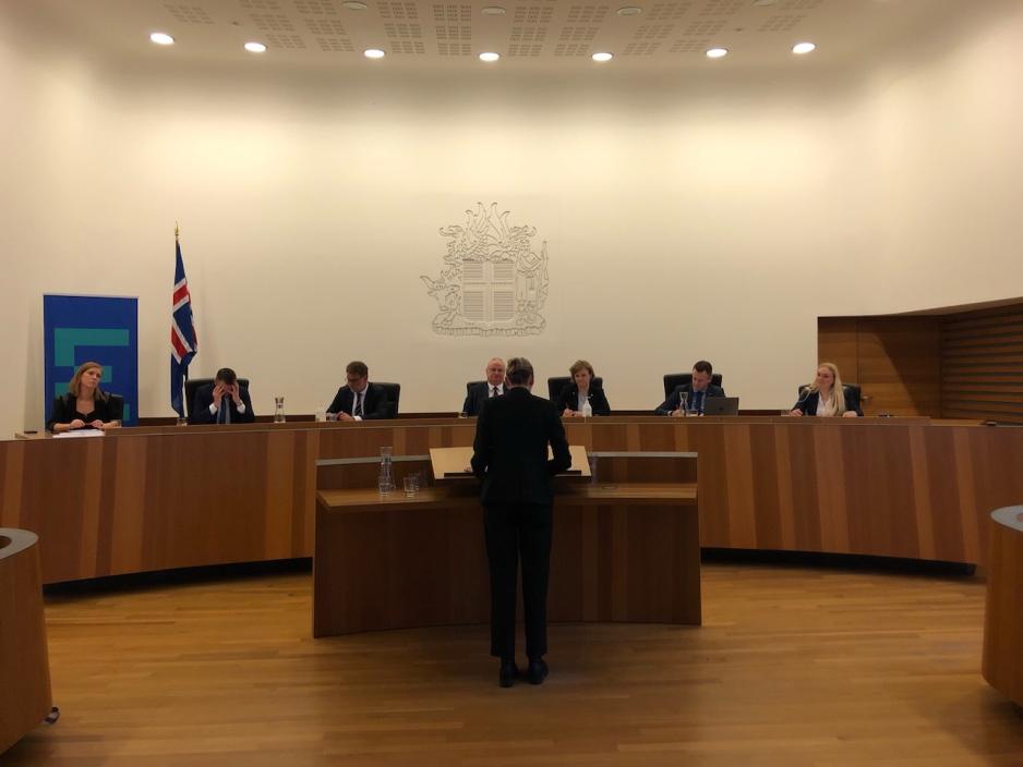 Sofie Tallberg prosederer for aktører fra EFTA-domstolen og ESA i prosedyrekonkurransens finale (Foto: privat)