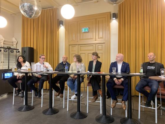 Fv. Sarah Gaulin, Hallvard Øren, Aki (Akhenaton) Oddvar de Leon, Ella Beate Helland Lyngstad, Kathinka Theodore Aakenes Vik, Lars Petter Solås og Rune Solberg Swahn (Foto: Ole-Martin Gangnes) 