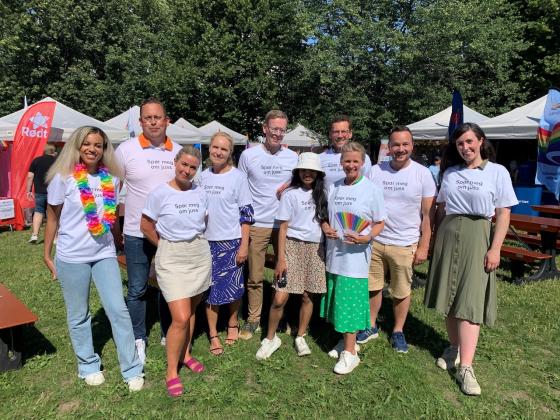 F.v. Mirjam Ogedengbe, Sverre Bromander, Tonje Hovde Skjelbostad, Benedicte Gram Knutsen, Hallvard Øren, Ajitha Sritharan, Rasmus Asbjørnsen, Cathrine Moksness, André Oktay Dahl og Astrid Rød (Foto: Juristforbundet) 