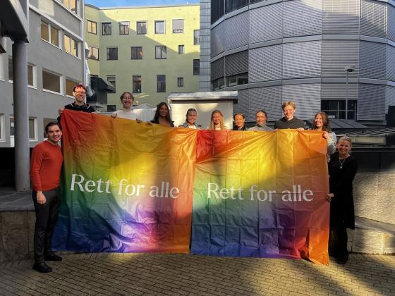 F.v. Uros Ulrik Jeremic, Sofie Pedersen, Nora Aaserud Berge, Anniken Larsen, Malin Heian, Pernille Kreutzer, Johanna Vogt, Nora Elverum Holm, Sigurd Brodshaug Østrem og Andrea Sjøboden. 