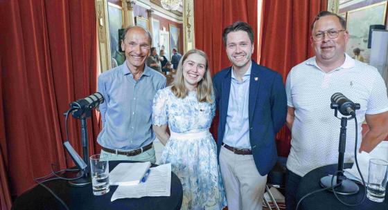 F.v. Eivind Smith, June Trengereid Grue, Bjørn-Kristian Svendsrud og Sverre Bromander (Foto: Georg Mathisen)