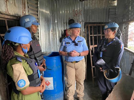 Christine Fossen på besøk i en  «protection of civilians site»  i Sør-Sudan. (Foto: Privat)