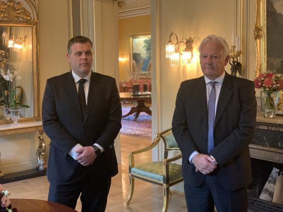 Jørn Maurud ble fredag utnevnt som ny riksadvokat. Her sammen med justisminister Jøran Kallmyr. Foto: Ole Martin Gangnes