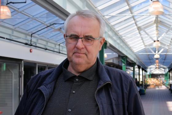 Etter befalsskole og militær opptrening dro Roger Bjorøy-Karlsen som nestkommanderende for geværtropp til Libanon i 1984, og har senere vært i kontingenter i Kosovo, Makedonia, Irak og Afghanistan (Foto: Tore Letvik) 