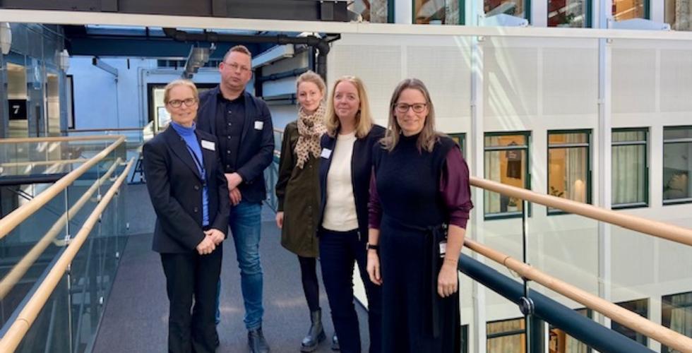 F.v. Benedicte Gram-Knutsen, Sverre Bromander, politisk rådgiver Trine Bilet, Kjersti Nystrøm og stortingsrepresentant Trine Lise Sundnes (Foto: Juristforbundet) 