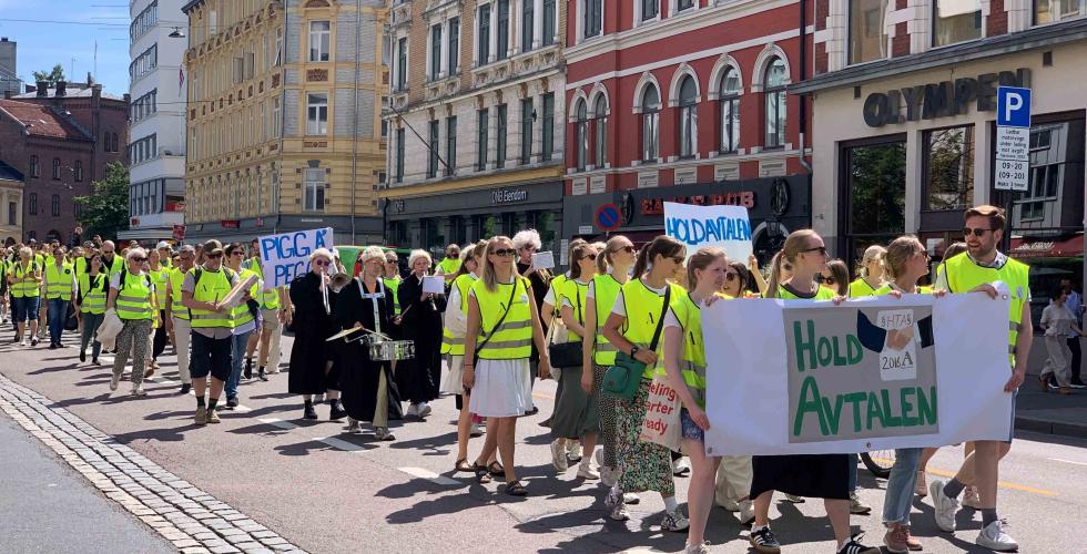Streiketog fra politihuset til Stortinget (Foto: Juristen)
