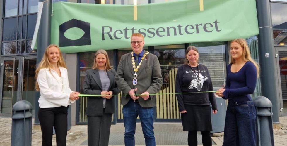 Rettssenteret åpnet i Halden (Foto: Rettssenteret)