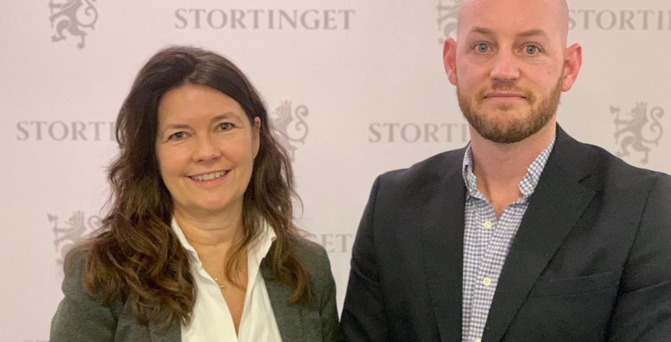 Politijuristene leder Are Skjold-Frykholm og nestleder Marianne Børseth deltok i høringen (Foto: Ole-Martin Gangnes)