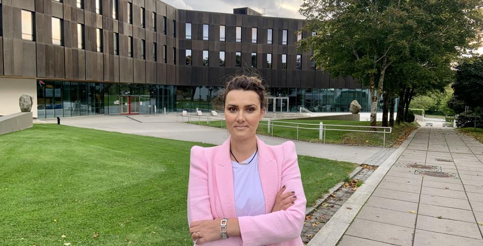 – Vi håper at Kunnskapsdepartementet vil tildele oss flere studieplasser, slik at vi kan bygge dette studiet ytterligere opp, sier Lana Bubalo på Handelshøgskolen ved Universitetet i Stavanger som har søkt NOKUT om akkreditering for det nye masterstudiet 