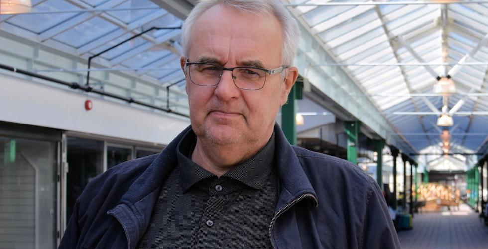 Etter befalsskole og militær opptrening dro Roger Bjorøy-Karlsen som nestkommanderende for geværtropp til Libanon i 1984, og har senere vært i kontingenter i Kosovo, Makedonia, Irak og Afghanistan (Foto: Tore Letvik) 