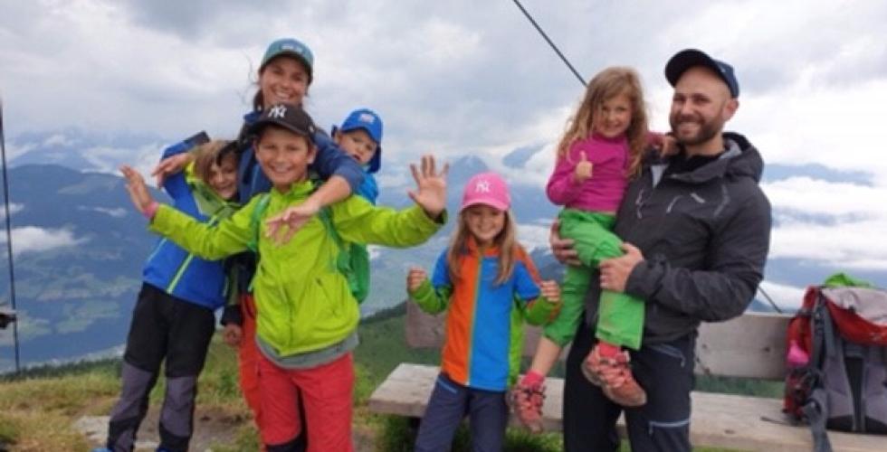 Familien Warren på fjelltur. Foto: Privat