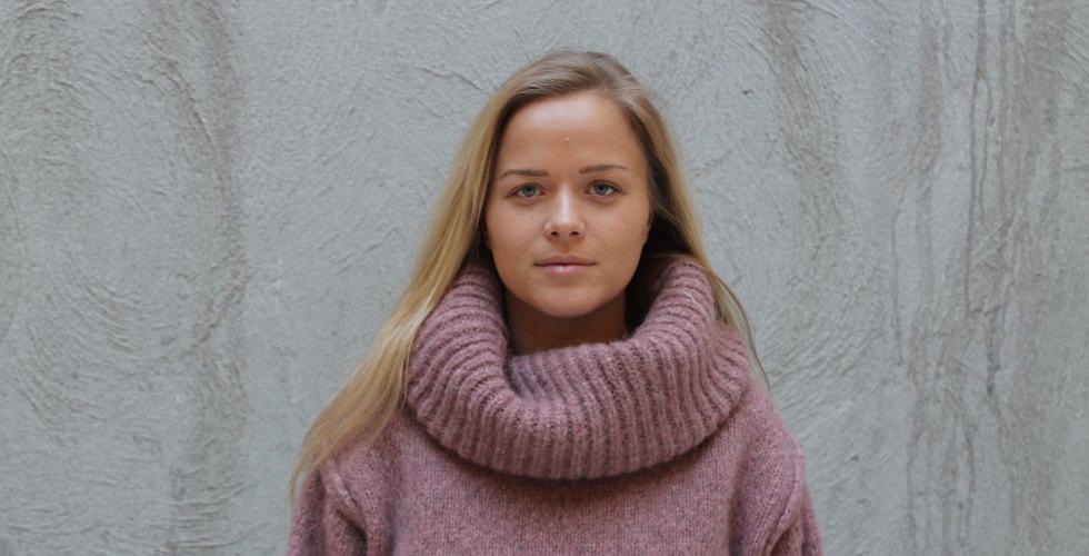 Ingeborg Hjeltnes, Jussbuss